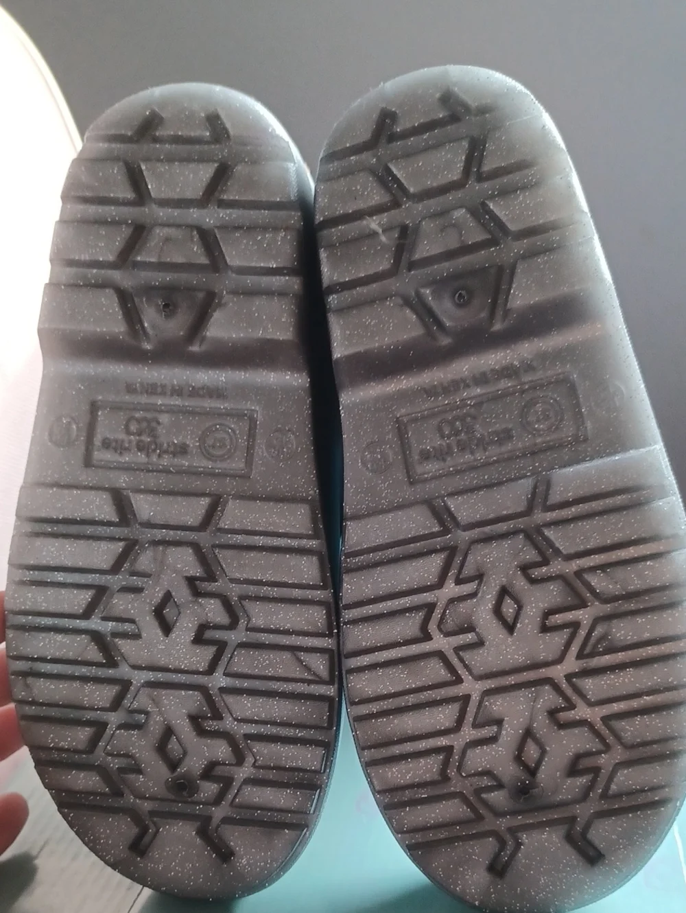 NWT, Stride Rite Silver Glitter Kids Winter Boots White Faux Fur Cuff,size 12